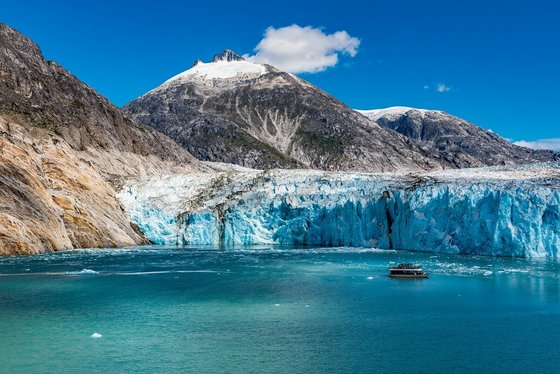 Proplutí fjordem Endicott Arm k ledovci Dawes