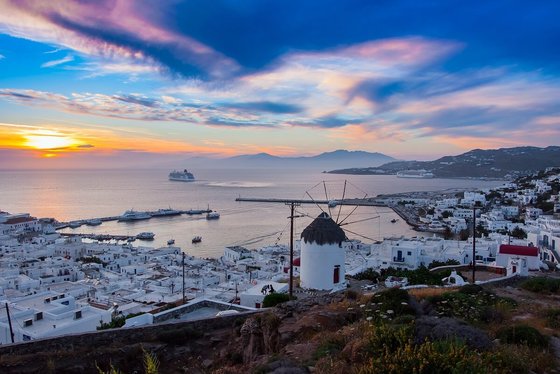 Párty u ostrova Mykonos