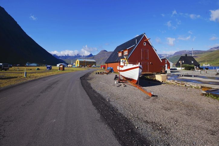 Akureyri - Pohled na život a bydlení.