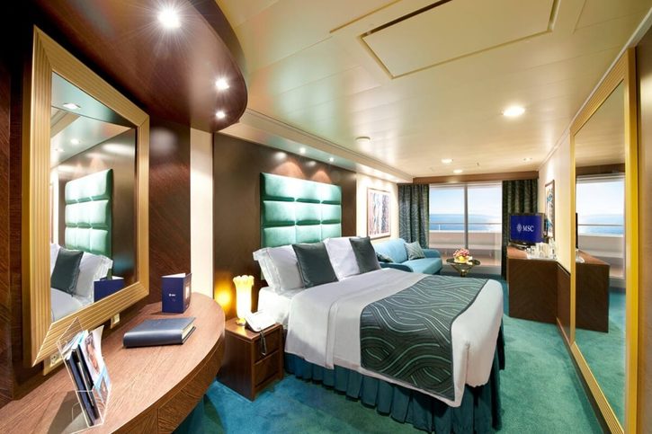Apartmá Junior Suite Aurea s oknem s panoramatickým výhledem (SRS) - MSC Divina