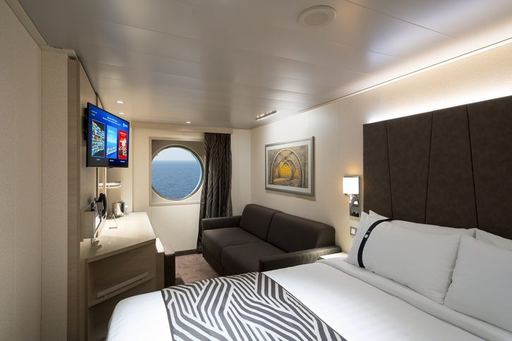 Třílůžková kajuta s oknem (OR1) - MSC World Europa