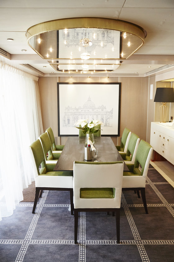 Apartmá Stargazer Suite, jídelní část - Celestyal Journey